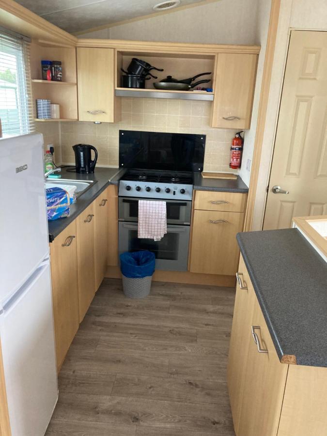 Holiday Home Bognor Regis Bagian luar foto