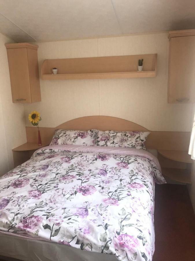 Holiday Home Bognor Regis Bagian luar foto