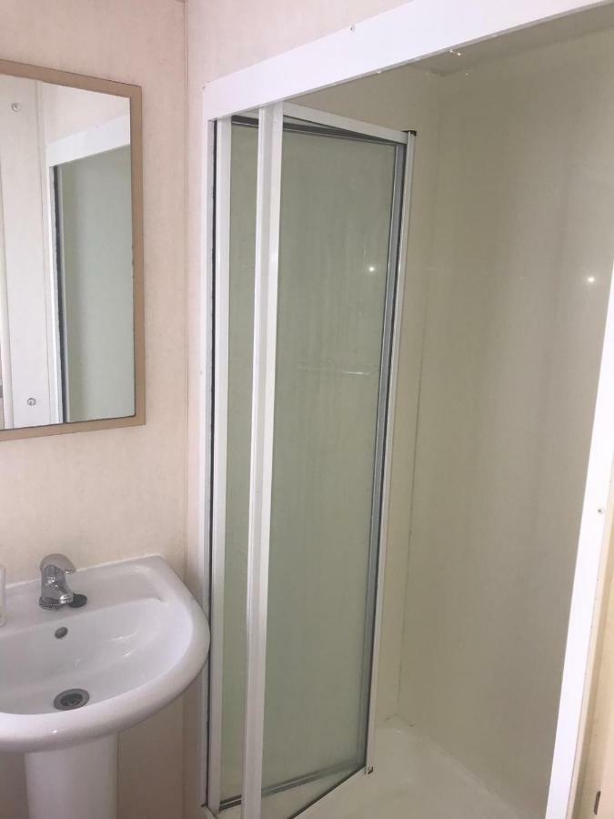 Holiday Home Bognor Regis Bagian luar foto