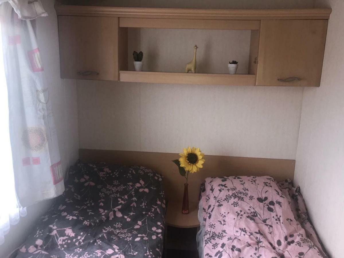 Holiday Home Bognor Regis Bagian luar foto